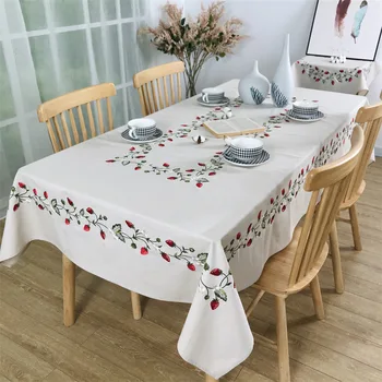 Nowy obrus z nadrukiem truskawkowym  świeży i piękny prostokątny stół mata do dekoracji ślubnej domu obrus